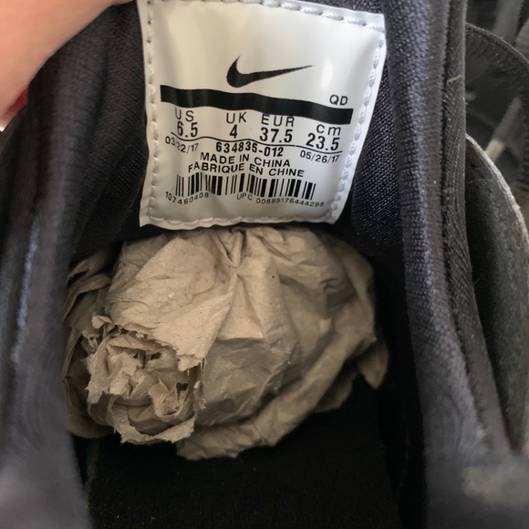 Women’s size 6 1/2 black hurraches - Picture 2 of 5